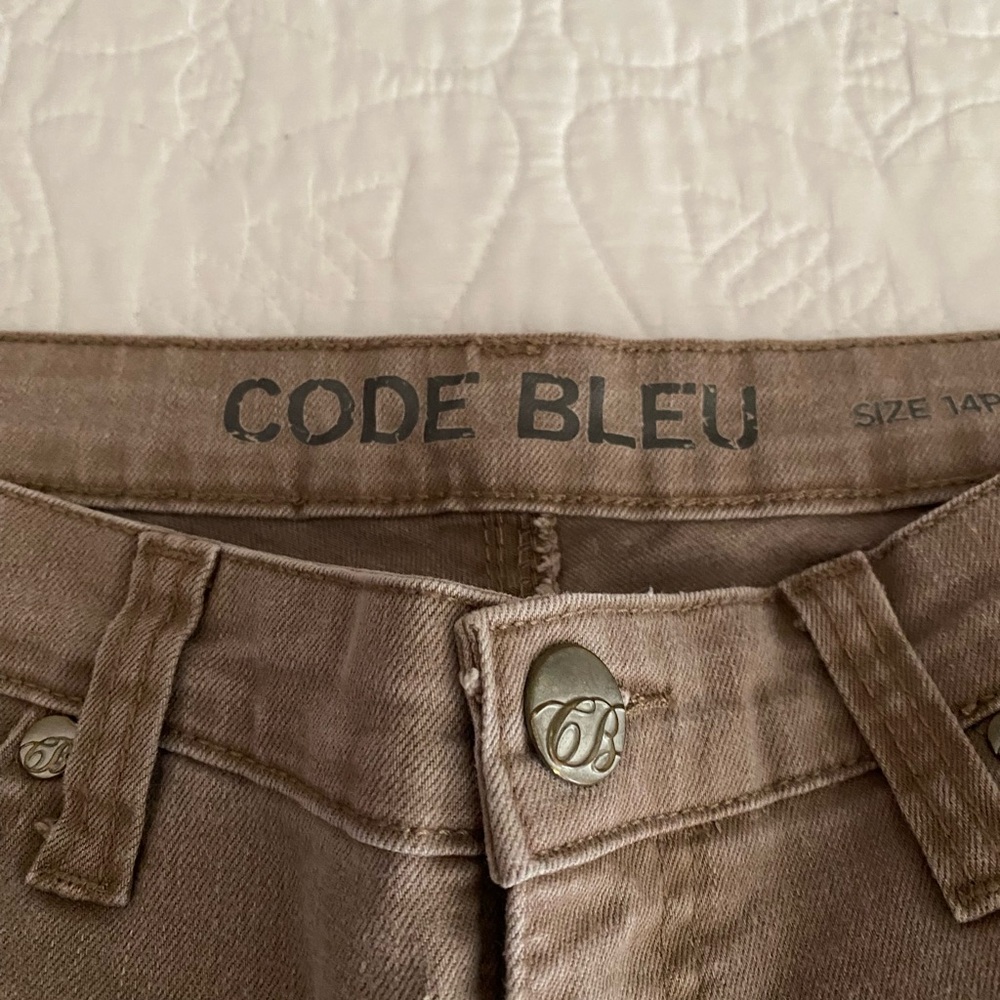 Code Bleu Capris - image 2